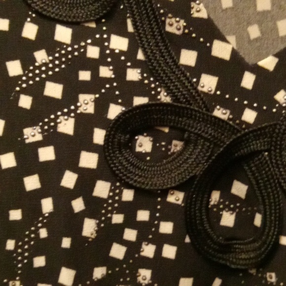 Tanjay, M, Black &White - Picture 2 of 4